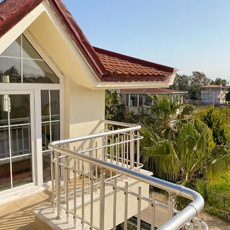 Musari No 3 With Private Pool And Garden 빌라 베렉